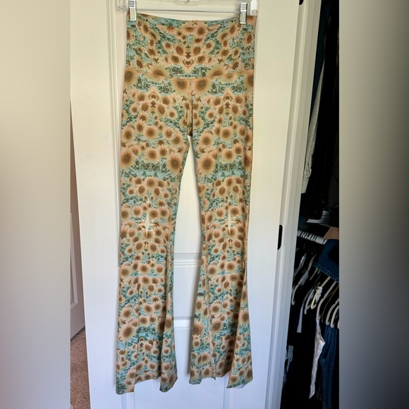 Teeki Sunflower Bells - Picture 1 of 6